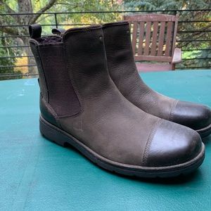 UGG Men's Runyon Chelsea Boots